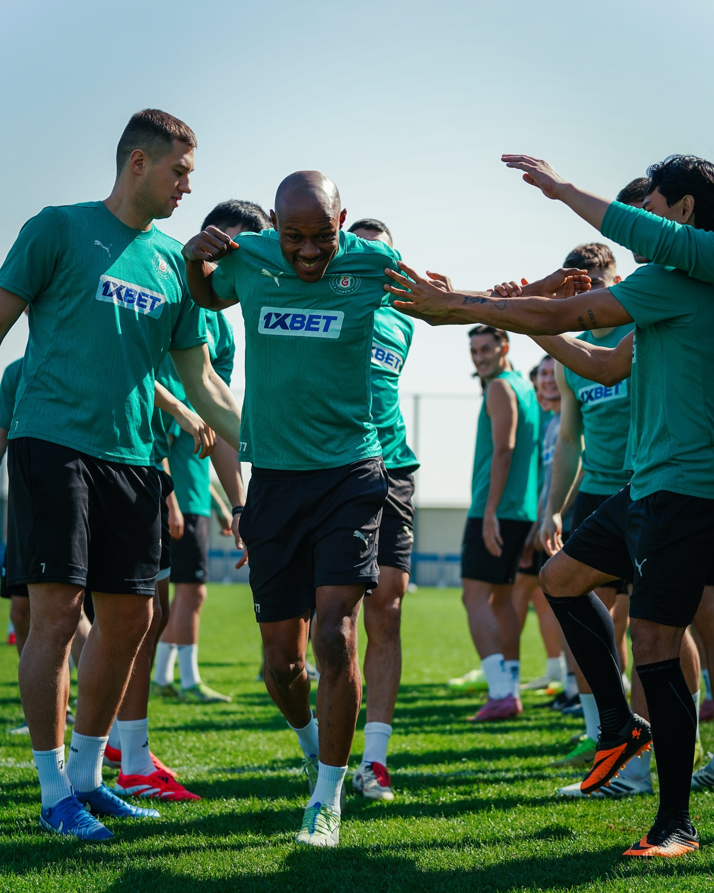 Плакканы қошеметпен қарсы алдық
💪🏻Бапкерлік құрам тынымсыз жұмысқа кірісті
@fc_elimai