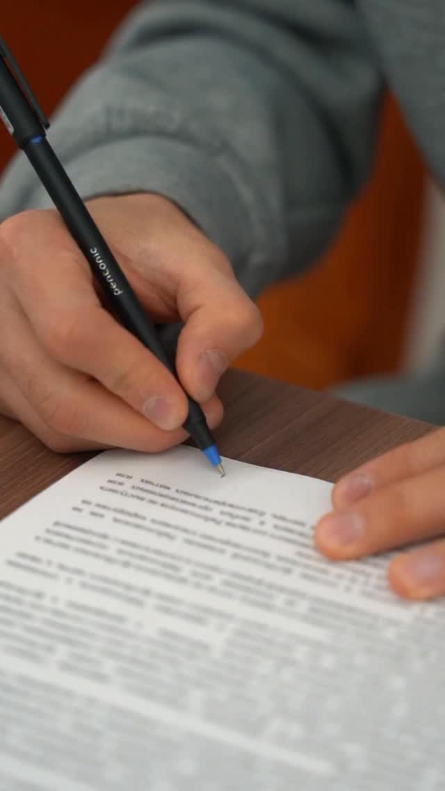 18 жастағы Асан Байғалиев «Елімайда»!
Семейлік жас талант Асан Байғалиев «Елімай» футбол клубының негізгі құрамында өнер көрсетуде. 18 жастағы футболшы өткен маусымда «Елімай» сапында Ұлытауға қарсы ойында дебют жасап, жанкүйерлердің сенімін ақтады.
«Елімай М» құрамындағы көрсеткіші:
➡️ 9 ойын
⚽ 3 гол
Жас болса да, алаңда батылдығымен, ойынға деген құштарлығымен көзге түсіп келеді .
⚽ «Елімай» футбол клубы тұралап қалған өңір футболына тың серпін беріп, жергілікті жастарға үлкен мүмкіндік ұсынып отыр.
@fc_elimai