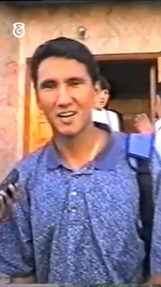 «Елімай» - тарих толқынында!

Бүгін «Елімай» футболының аңызы, клуб тарихында ерекше орны бар ардагер ойыншы Қайрат Аубакиров 55 жасқа толып отыр! 

Қайрат Аубакиров өз уақытында «Елімай» намысын абыроймен қорғап, жанкүйерлердің жүрегінен ерекше орын алған футболшылардың бірі. Бүгінде ол өзінің мол тәжірибесін жас буынға үйретіп, «Елімай» жастар футбол клубының бапкерлік құрамында еңбек етіп келеді.

Сізге зор денсаулық, отбасыңызға амандық, бапкерлік жолыңызға толағай табыс және қазақ футболының дамуына қосып жүрген еңбегіңізге сәттілік тілейміз!

@fc_elimai