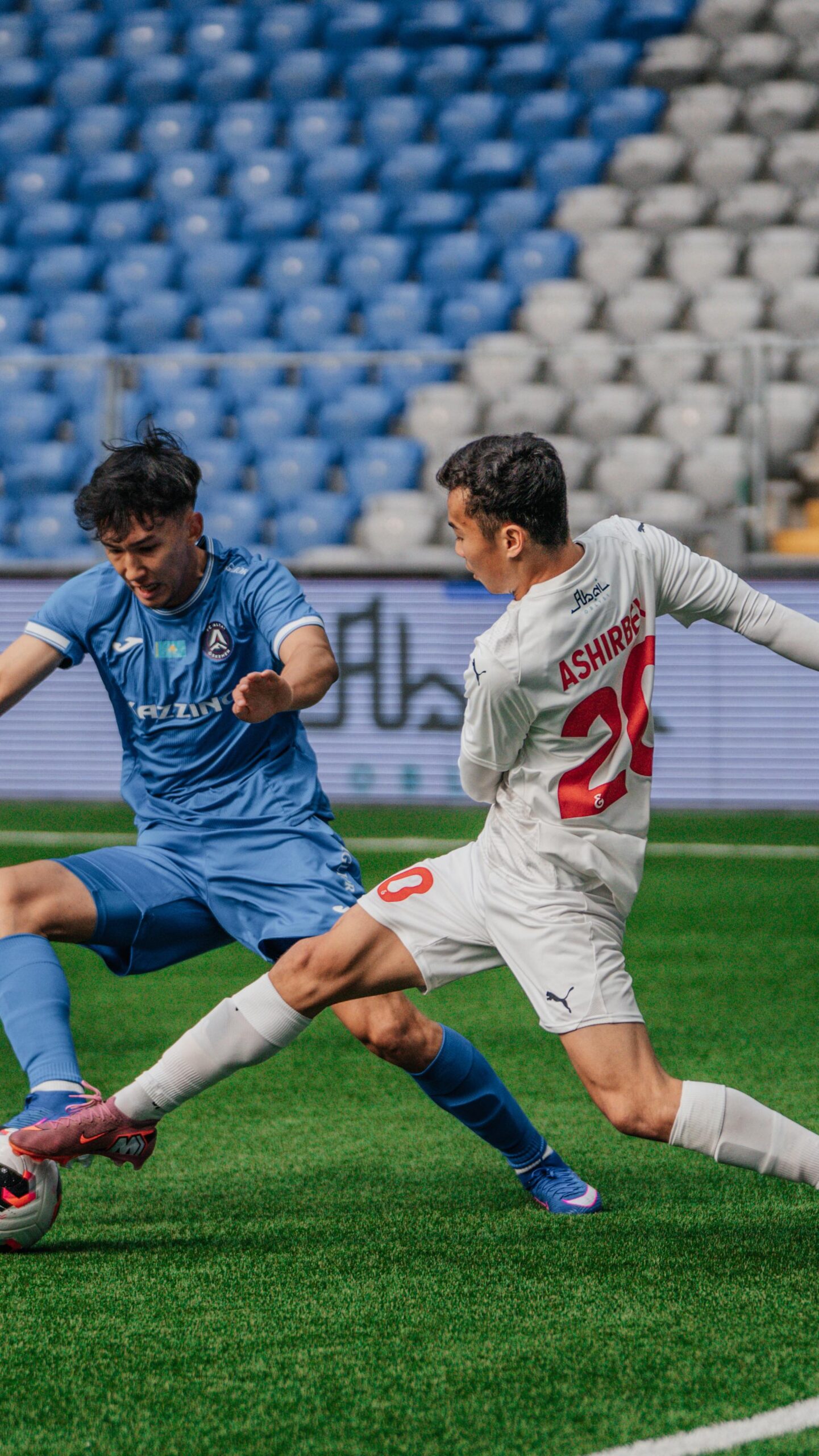 Қазақстан Премьер-лигасының 2-турындағы «Алтайға» қарсы кездесуде ойынның 60-минутында «Елімай» командасының ойыншысы Арсен Әшірбек допқа талас кезінде жарақат алған еді.

Қазіргі таңда оған алғашқы медициналық көмек көрсетіліп, жағдайы тұрақты. Денсаулығына алаңдайтындай себеп жоқ.

Топтық деңгейде жаттығу өткізуге қауқары жеткілікті!

@fc_elimai