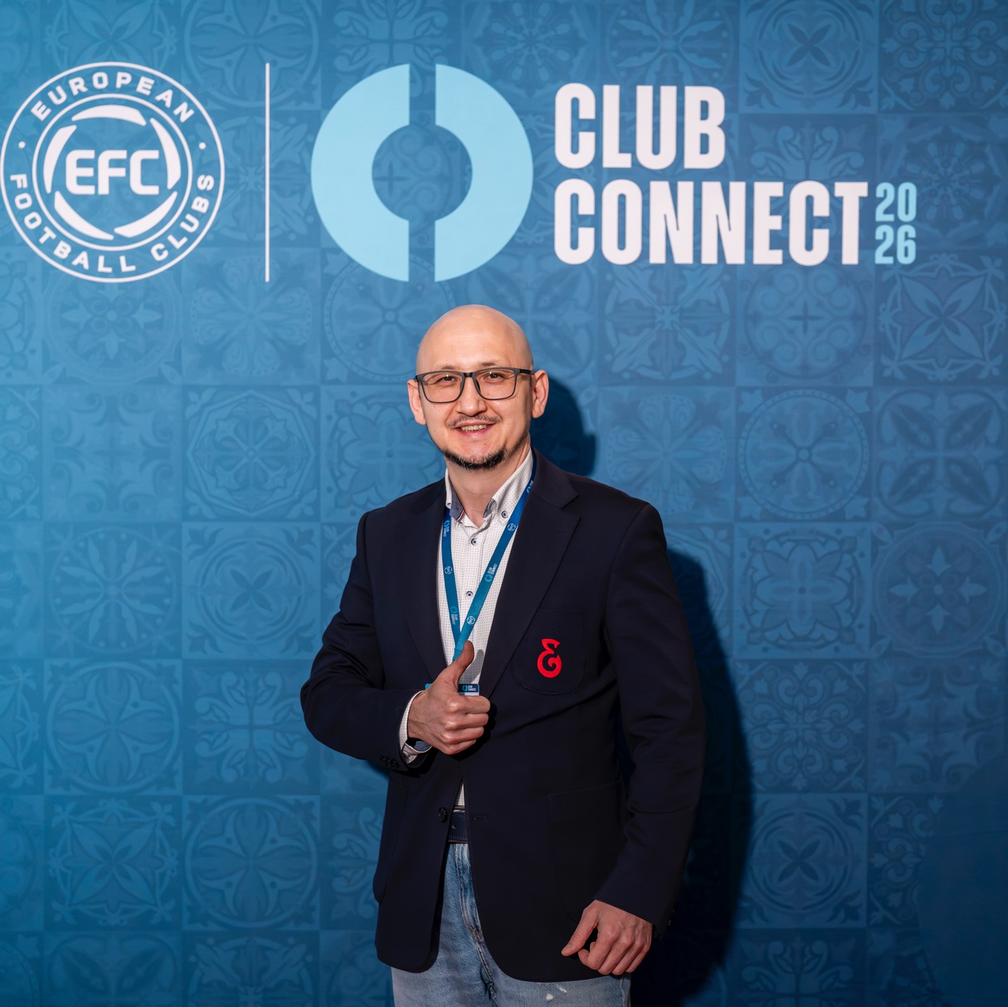 «Елімай» футбол клубы халықаралық байланыстарын нығайтып, еуропалық футболдың үздік тәжірибелерін меңгеруді жалғастыруда.
24-25 наурыз күндері Лиссабон қаласында өткен «EFC Club Connect: Commercial, Innovation and Fans» халықаралық іс-шарасына «Елімай» ФК қамқоршылық кеңесінің мүшесі Асхат Бейсембаев қатысты.
EFC - кәсіби футбол клубтарының тәжірибе алмасуына, коммерциялық әлеуетін дамытуға және футболда заманауи басқару мен технологиялық шешімдерді енгізуге бағытталған халықаралық ұйым. Айта кету керек, «Елімай» ФК осы ұйымның толыққанды мүшесі болып табылады.
Іс-шара барысында қатысушылар клубтық брендті дамыту, демеушілермен өзара әрекеттесу, жанкүйерлермен цифрлық байланыс орнату, сондай-ақ фанаттардың белсенділігін арттырудың жаңа құралдары сияқты еуропалық үздік тәжірибелерді талқылады.
Іс-шараның негізгі спикерлері қатарында «Арсенал», «ПСЖ», «Бенфика», «Андерлехт», «Спортинг» және басқа да клубтардың өкілдері болды. Қатысу қорытындысы бойынша клуб өкілі тәжірибелік білім алып, «Елімай» ФК-ның одан әрі дамуына пайдаланылатын кәсіби байланыстар орнатты.
Осылайша, клуб халықаралық футбол қауымдастығына интеграциялану және клубты басқарудың заманауи стандарттарын енгізу бағытындағы жүйелі жұмысын жалғастыруда.
@fc_elimai