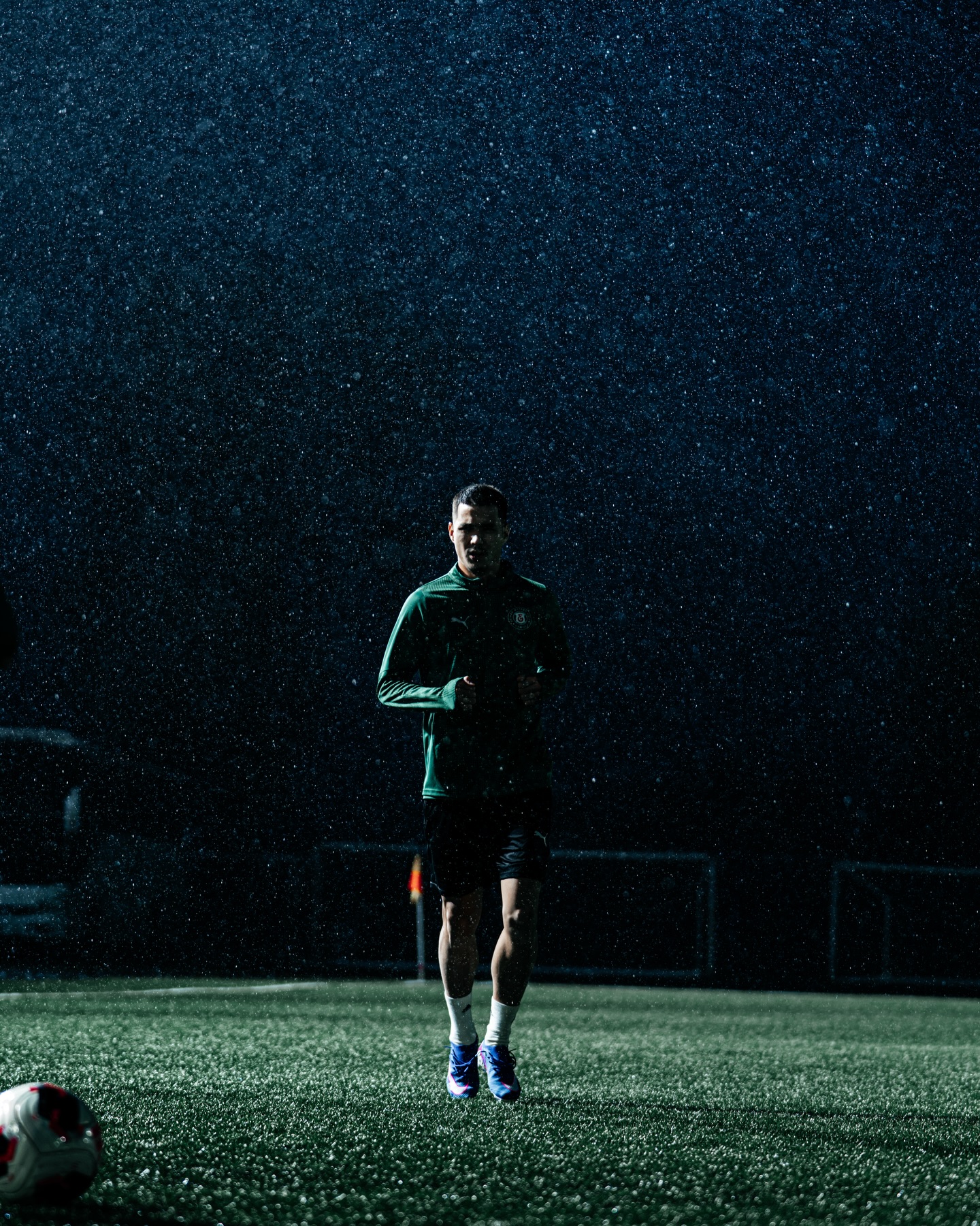 ⛈️Жаңбырлы жаттығу
🗓️11.04 күні Алматының Хан-Тенгри стадионында күтеміз!
@fc_elimai